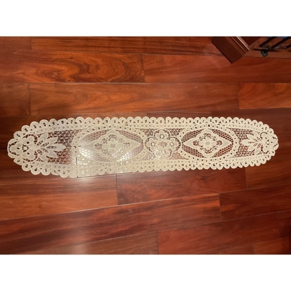 Unbranded Table Runner Home OS Cream Excellent Floral Lace Scalloped Vintage